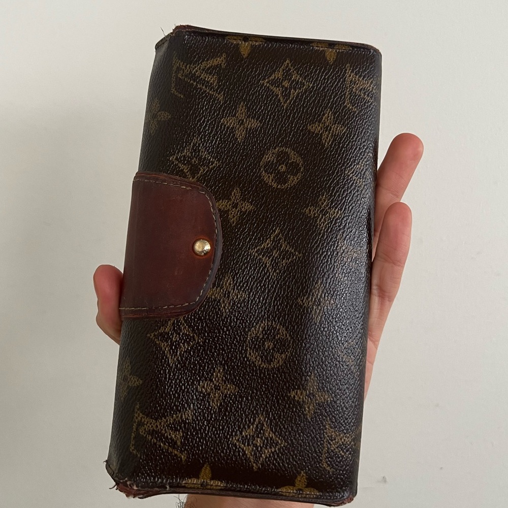 Louis Vuitton - Picture 11 of 14